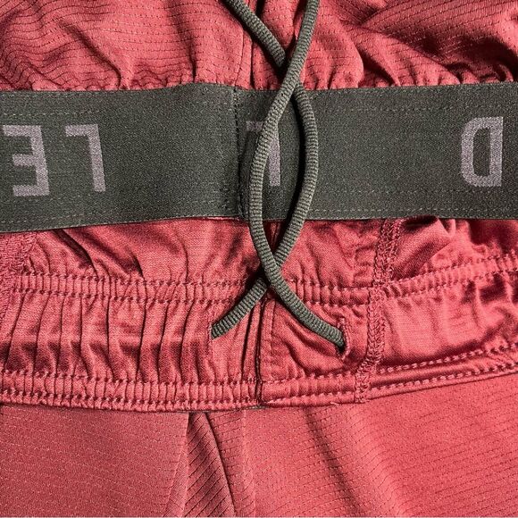 Leg3nd Men’s Shorts Size Large Color Wine EUC - Picture 6 of 11